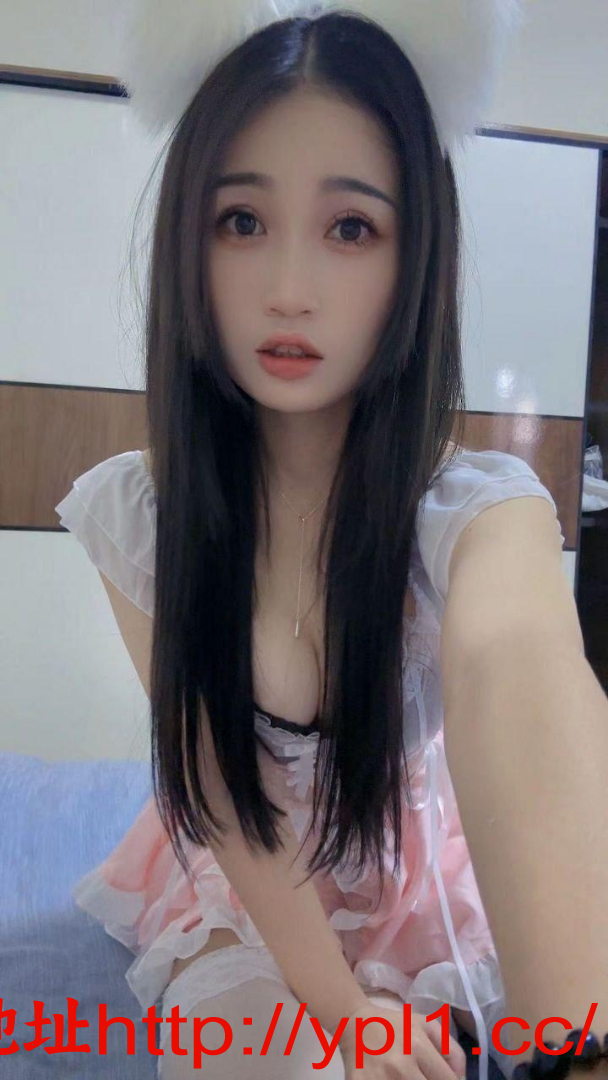 清纯兼职小妹