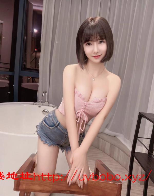 大胸风骚妹子