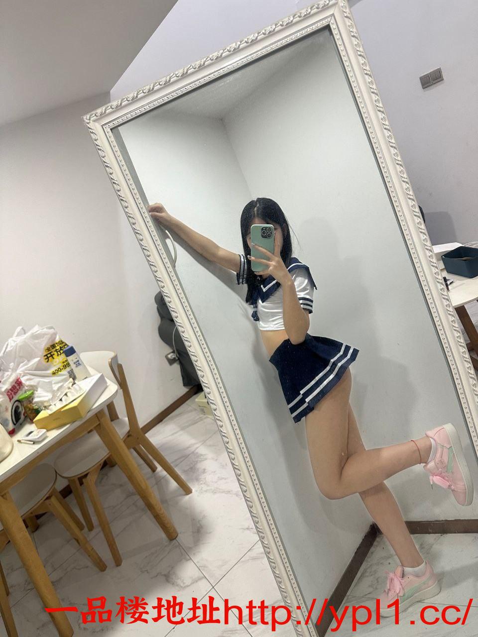 嫩妹潮喷